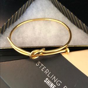 Sterling Forever Gold Bangle -knotted nail